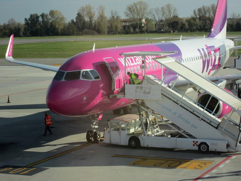 Фотообзор авиакомпании Визз Эйр Украина (Wizz Air Ukraine)